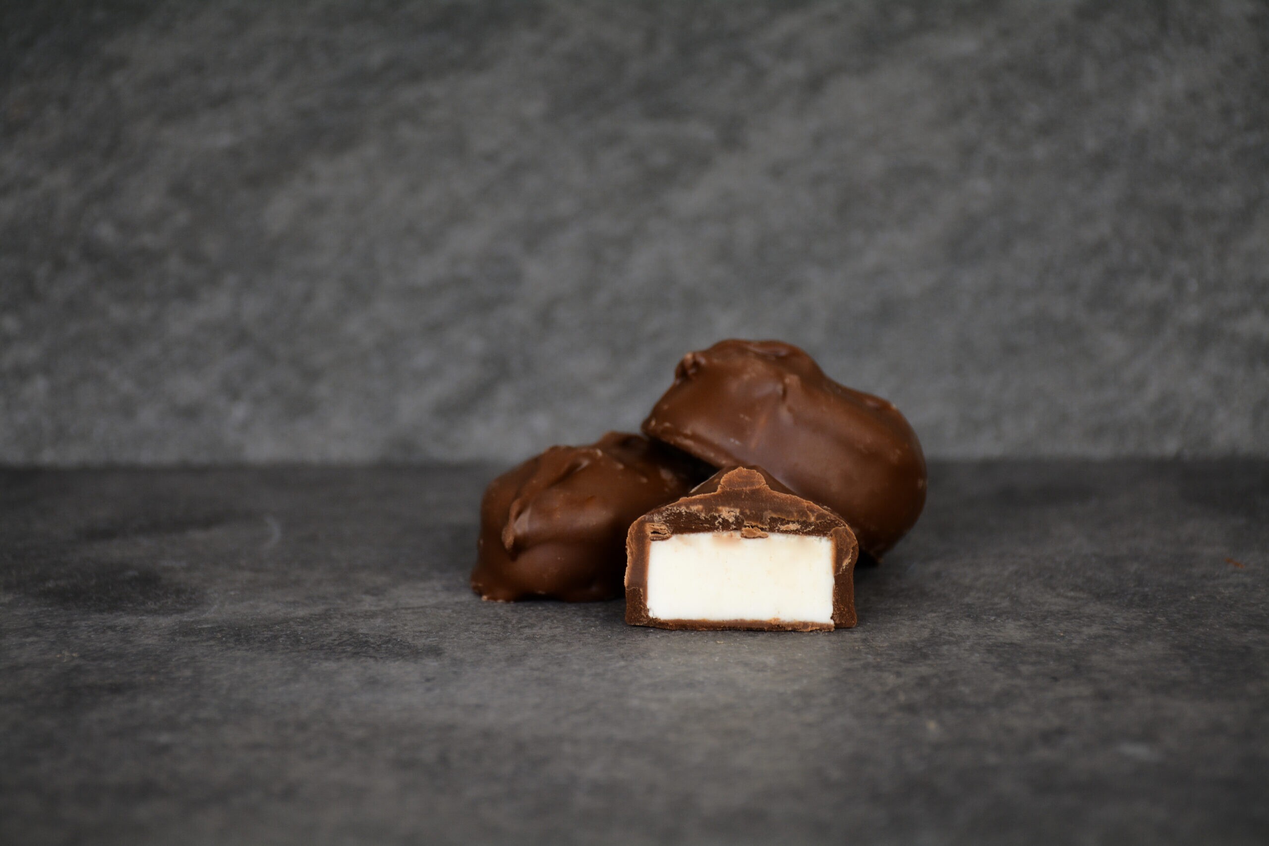 sugar-free-vanilla-buttercream-eggs